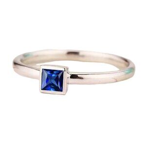 NWOT Dainty Stackable Sterling Silver Cube Blue Sapphire Ring Size 8